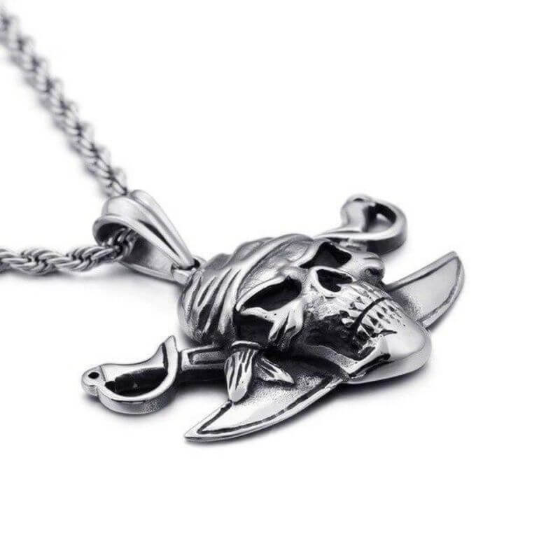 collier-pirate-tete-de-mort
